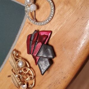 Three vintage Broochs
